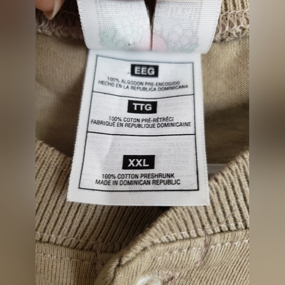 Men's short sleeve button top - Picture 3 of 8